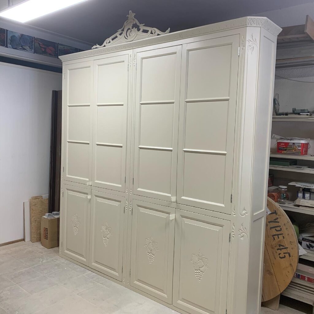 Restauración de armario centenario